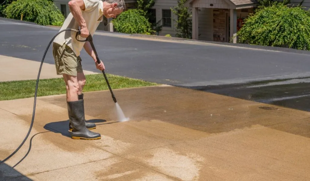 clean concrete driveway pressure washing