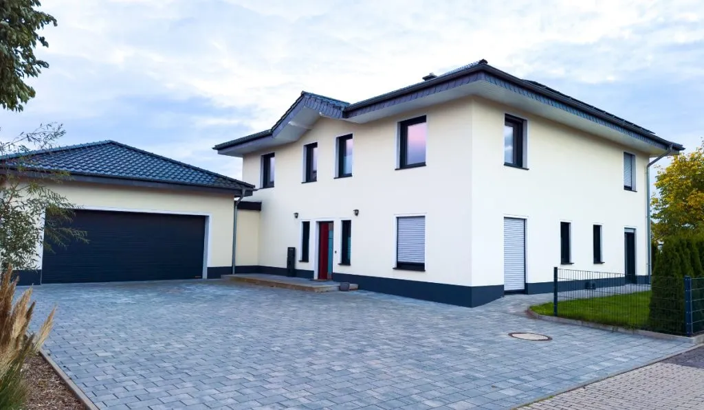 Residential concrete driveway cost in Waukesha WI