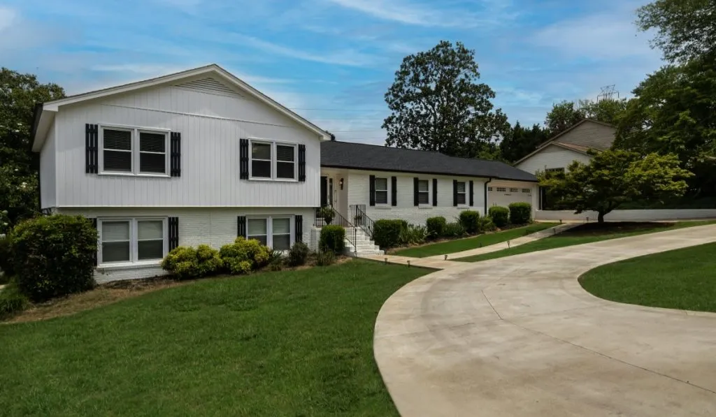 Average concrete driveway cost in Waukesha Wisconsin